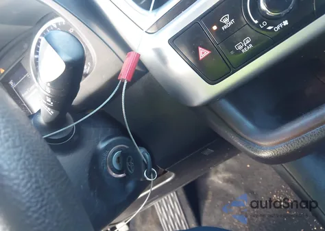 2019 Toyota Highlander Le from USA, damaged, VIN 5TDBZRFH3KS724720